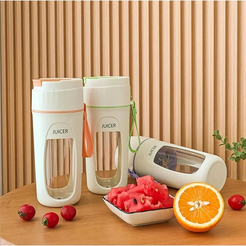 This portable, multi-functional electric blender, with a 340ml capacity, feature